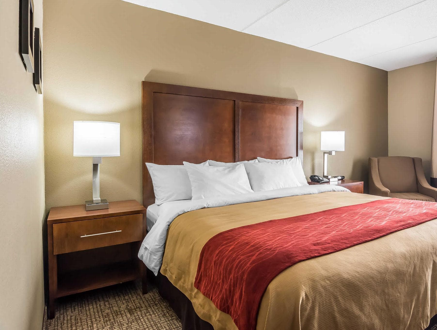 Comfort Inn & Suites Hamilton Place photo 4