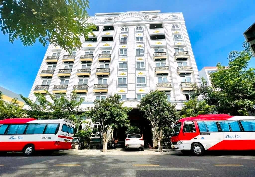 Quan Cuong Beach Hotel Da Nang