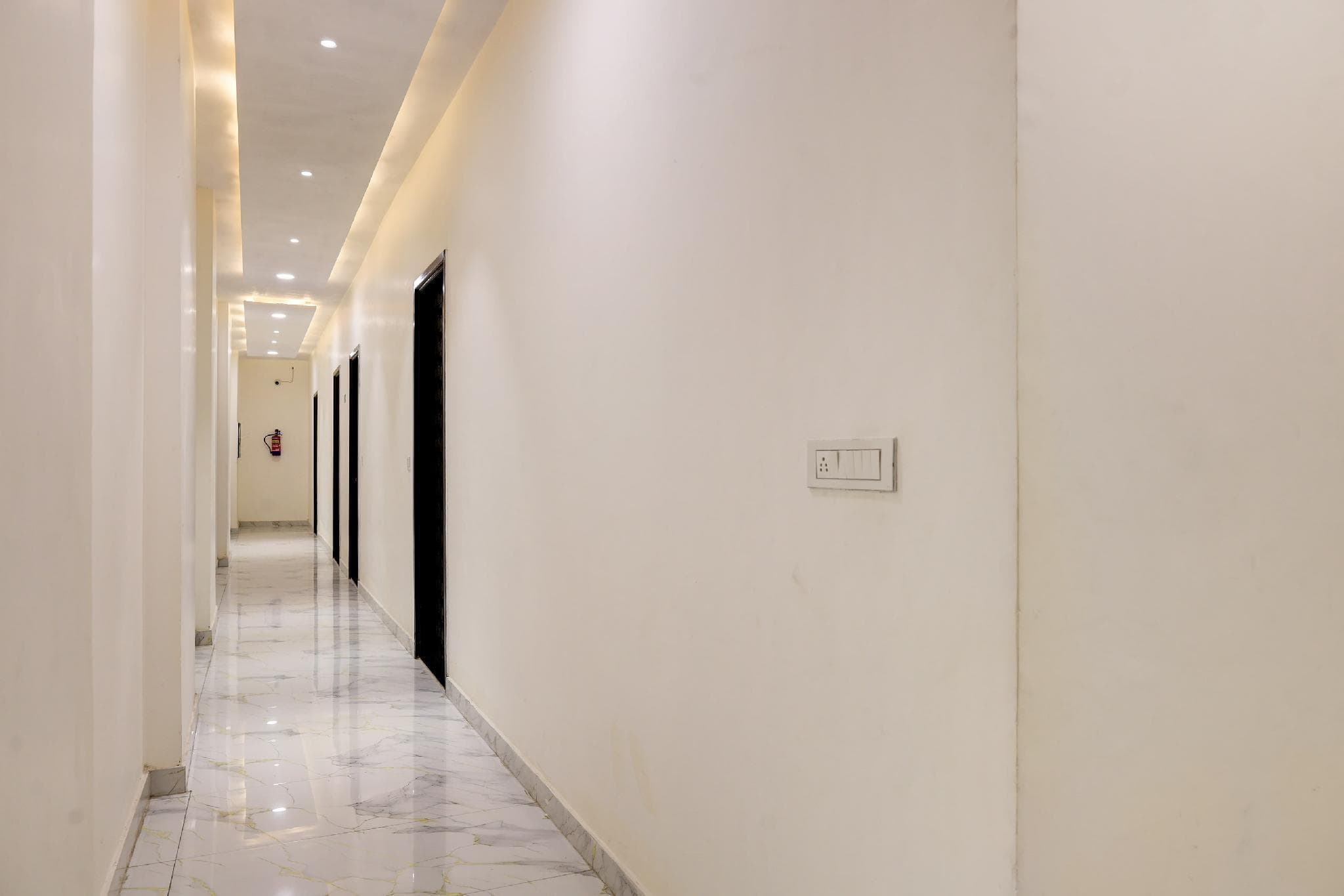 Super Townhouse by OYO GT Road Amritsar Near Fortis Hospital photo 5