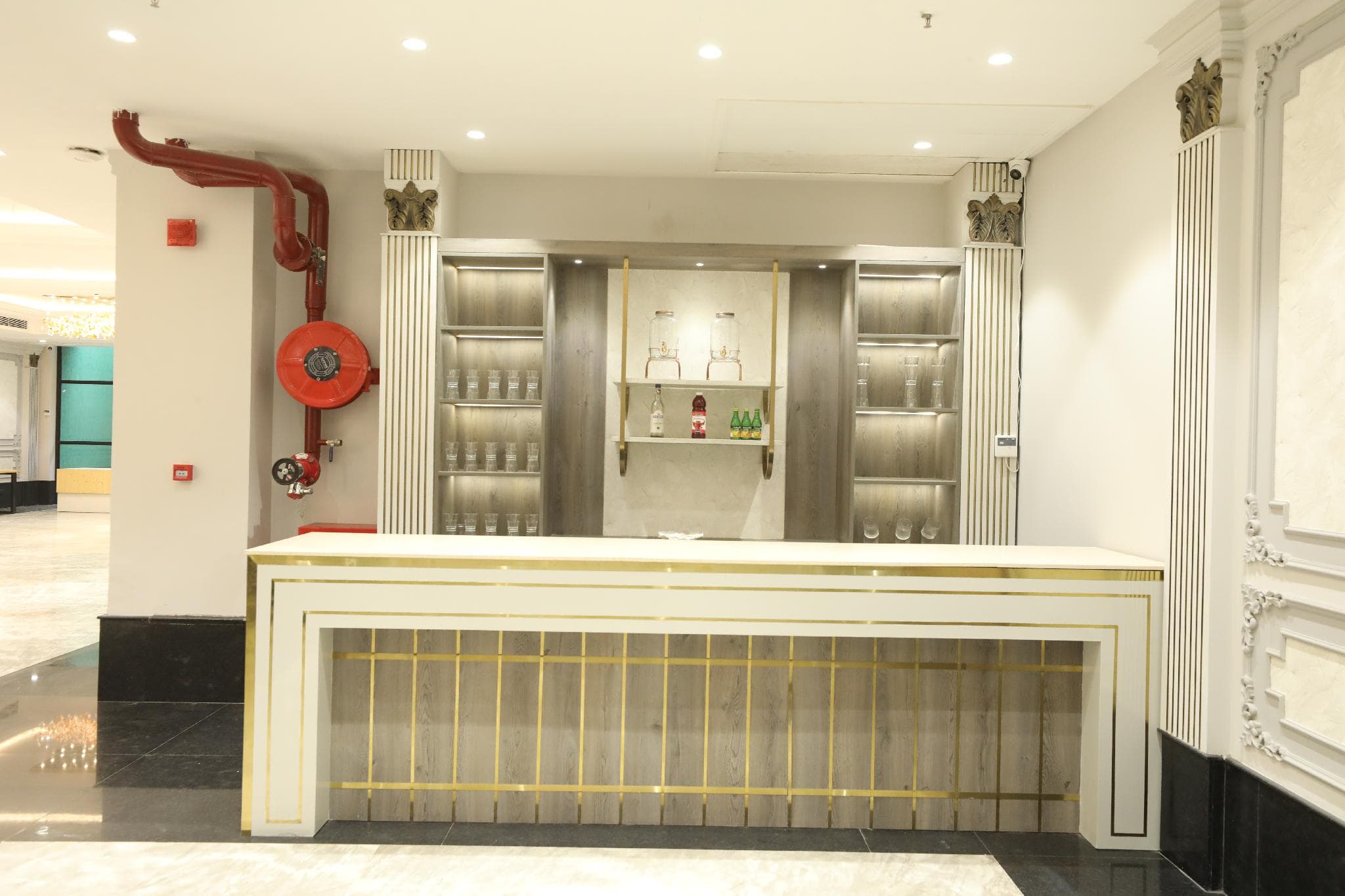 Akhyana Hotel Near Unitech Cyber Park photo 4
