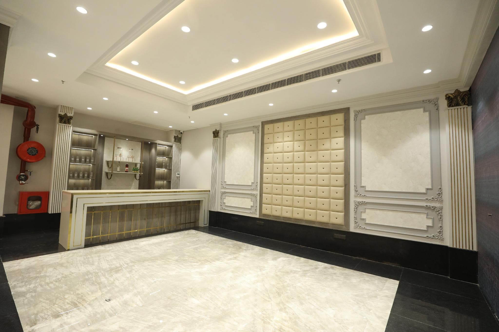 Akhyana Hotel Near Unitech Cyber Park photo 5