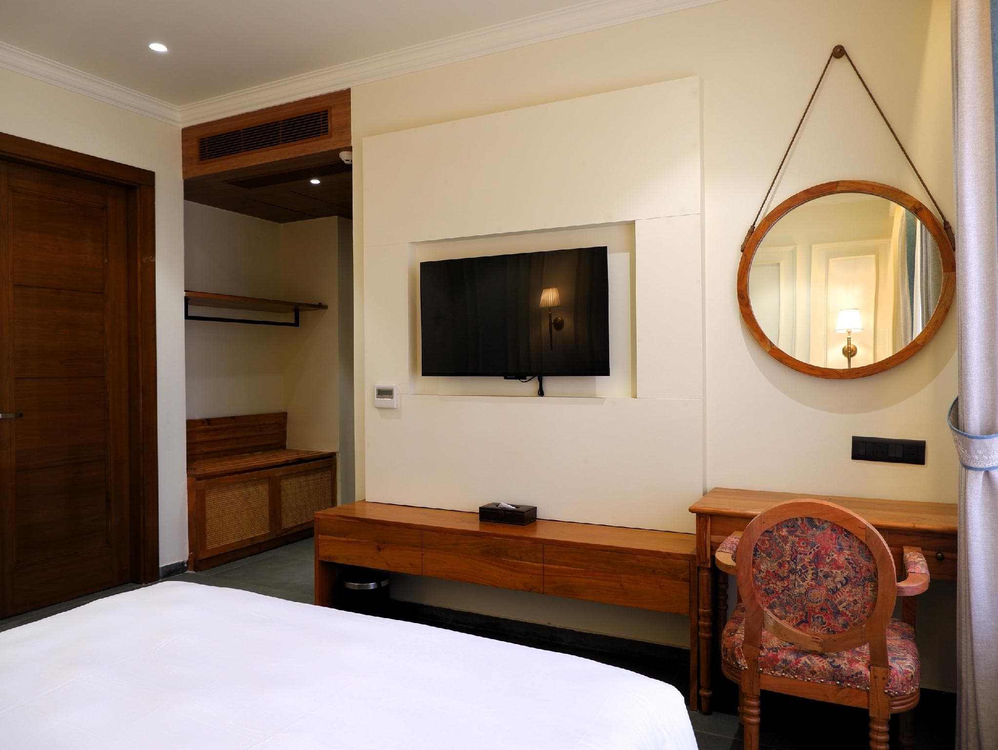 Akhyana Hotel Near Unitech Cyber Park photo 2