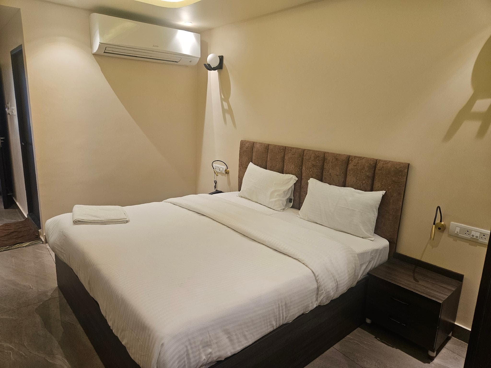 Shahenshah Hotel photo 5