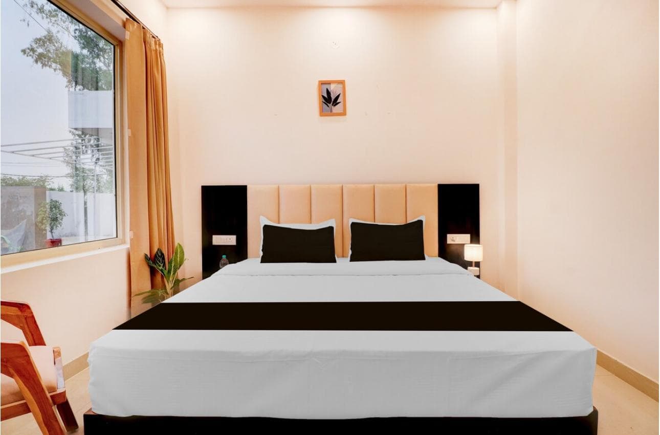 Hotel Vasal Bliss Rooftop Cafe and Garden photo 2
