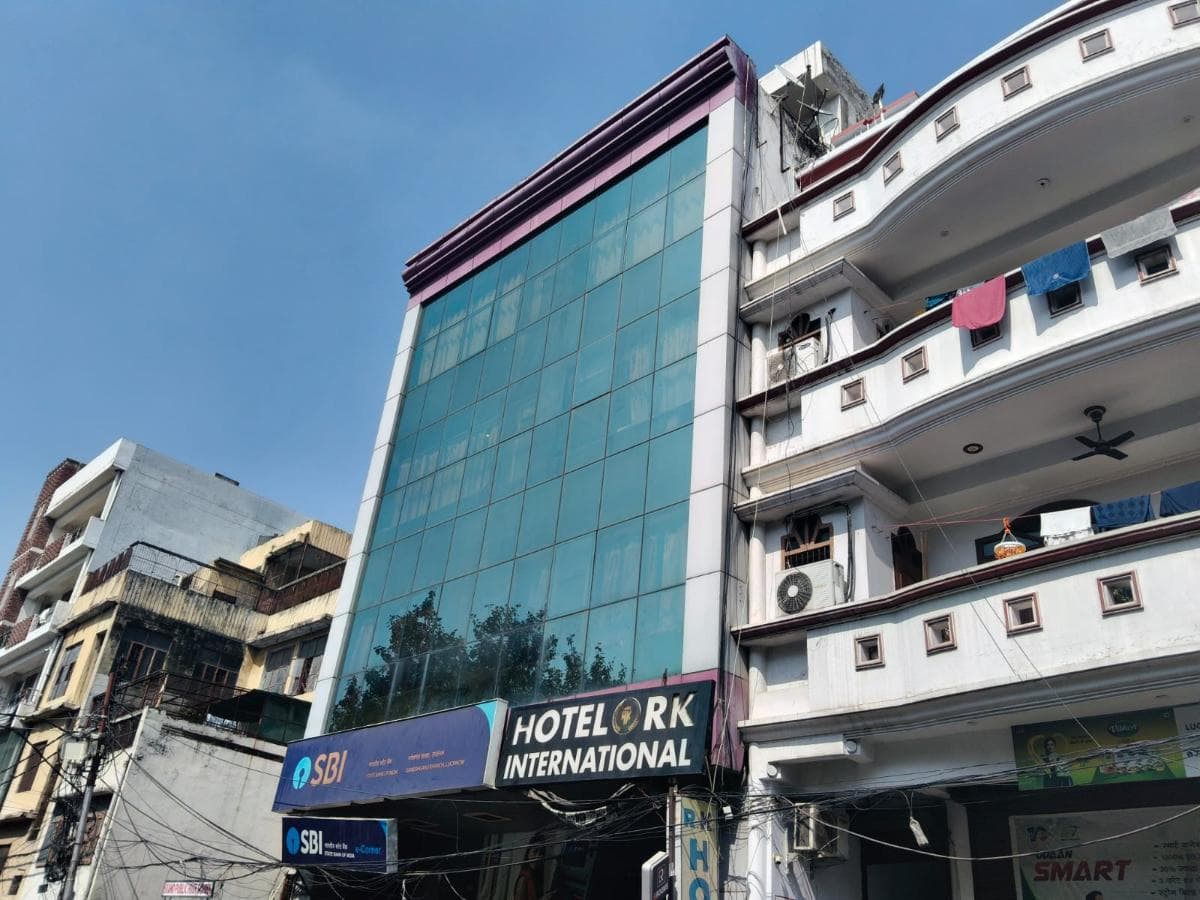 Hotel RK International, Near Charbagh Railway Station photo 2