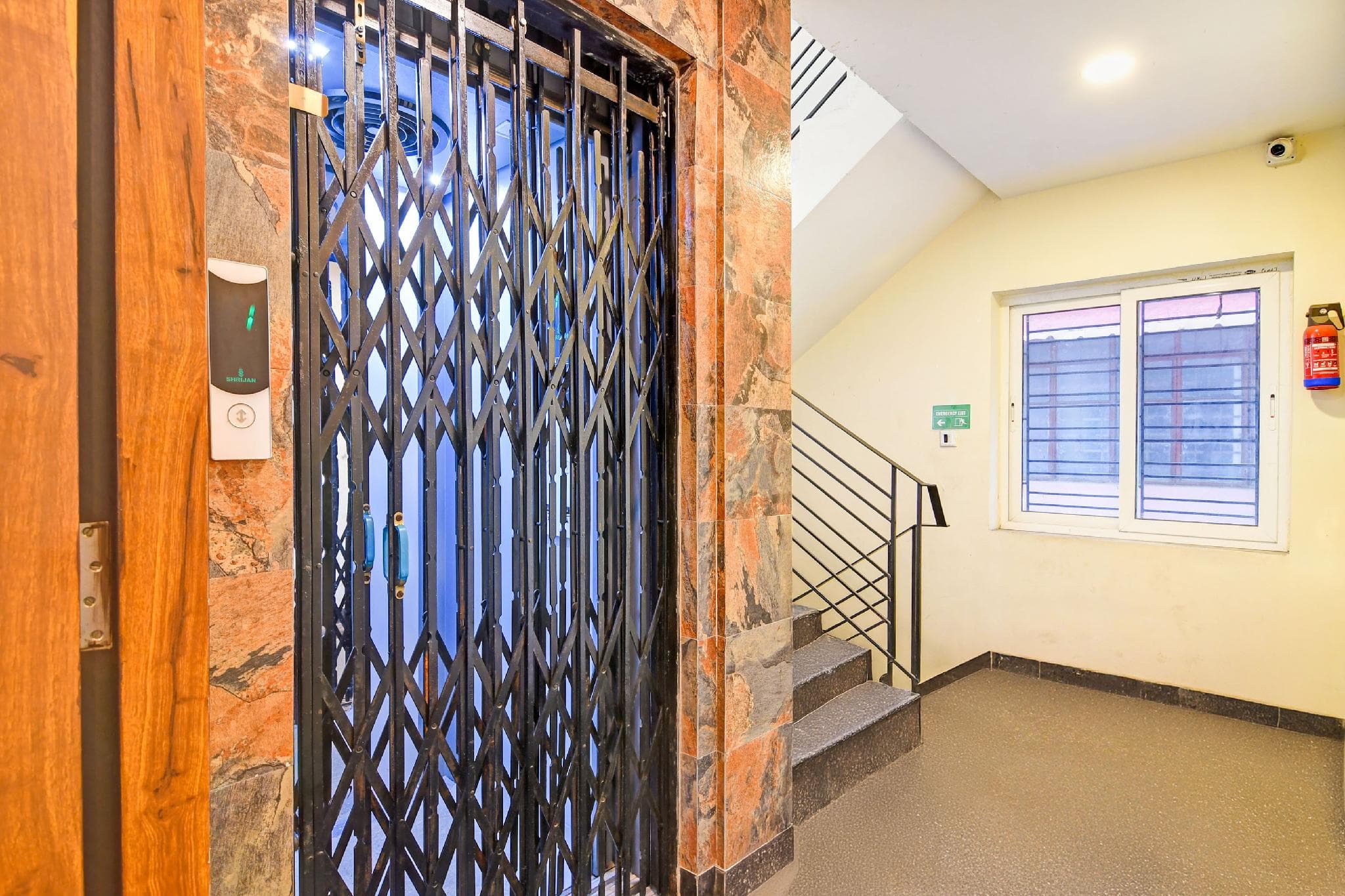 Super Townhouse Kolkata Railway Station Formerly Anushka Residency photo 3