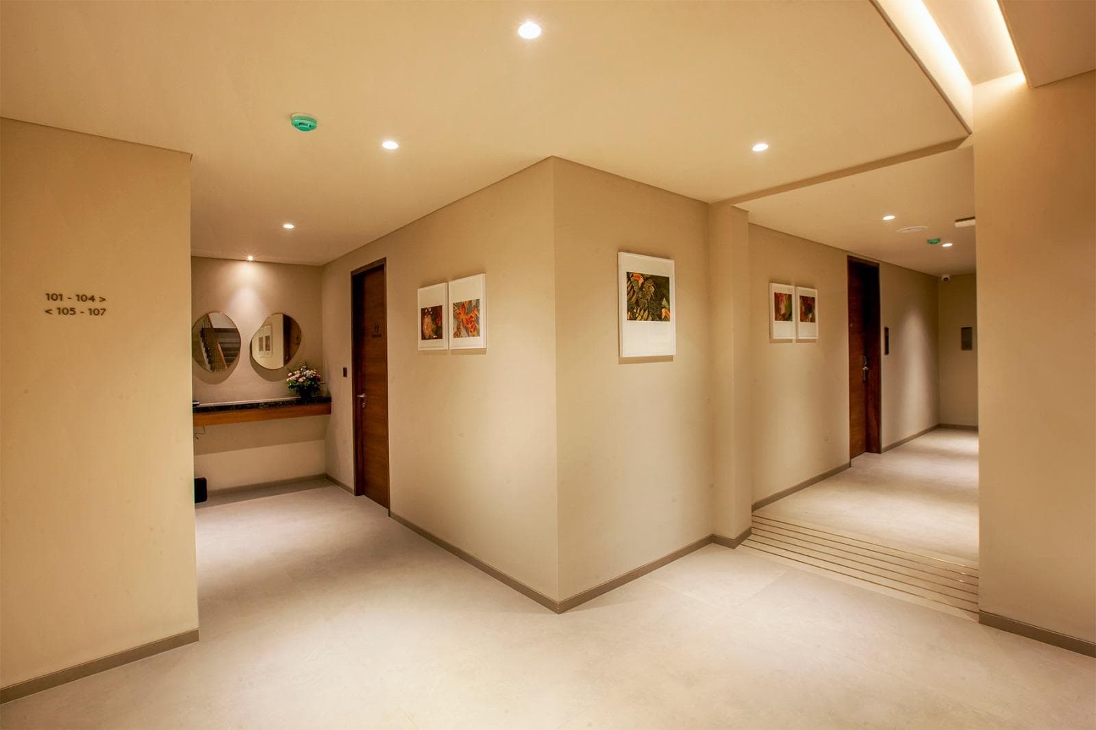 Purple Elephant Luxury Business Hotel photo 4