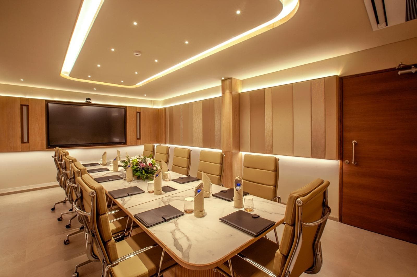 Purple Elephant Luxury Business Hotel photo 3