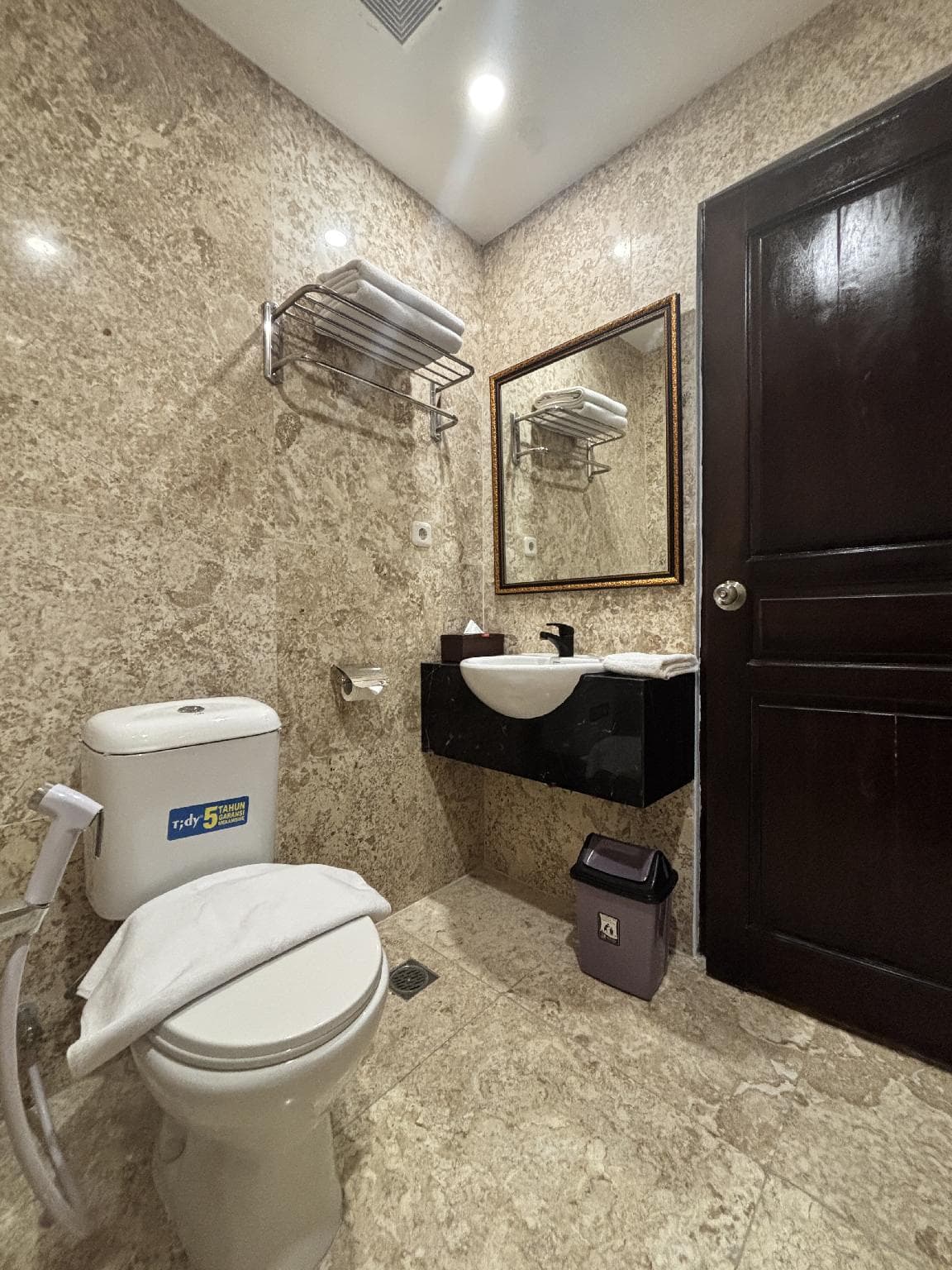 Zam Hotel photo 2