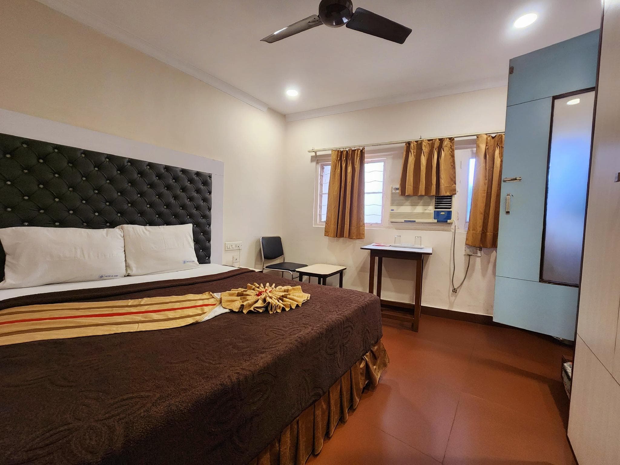Hotel Al Sana 550 meters from Esplanade Metro