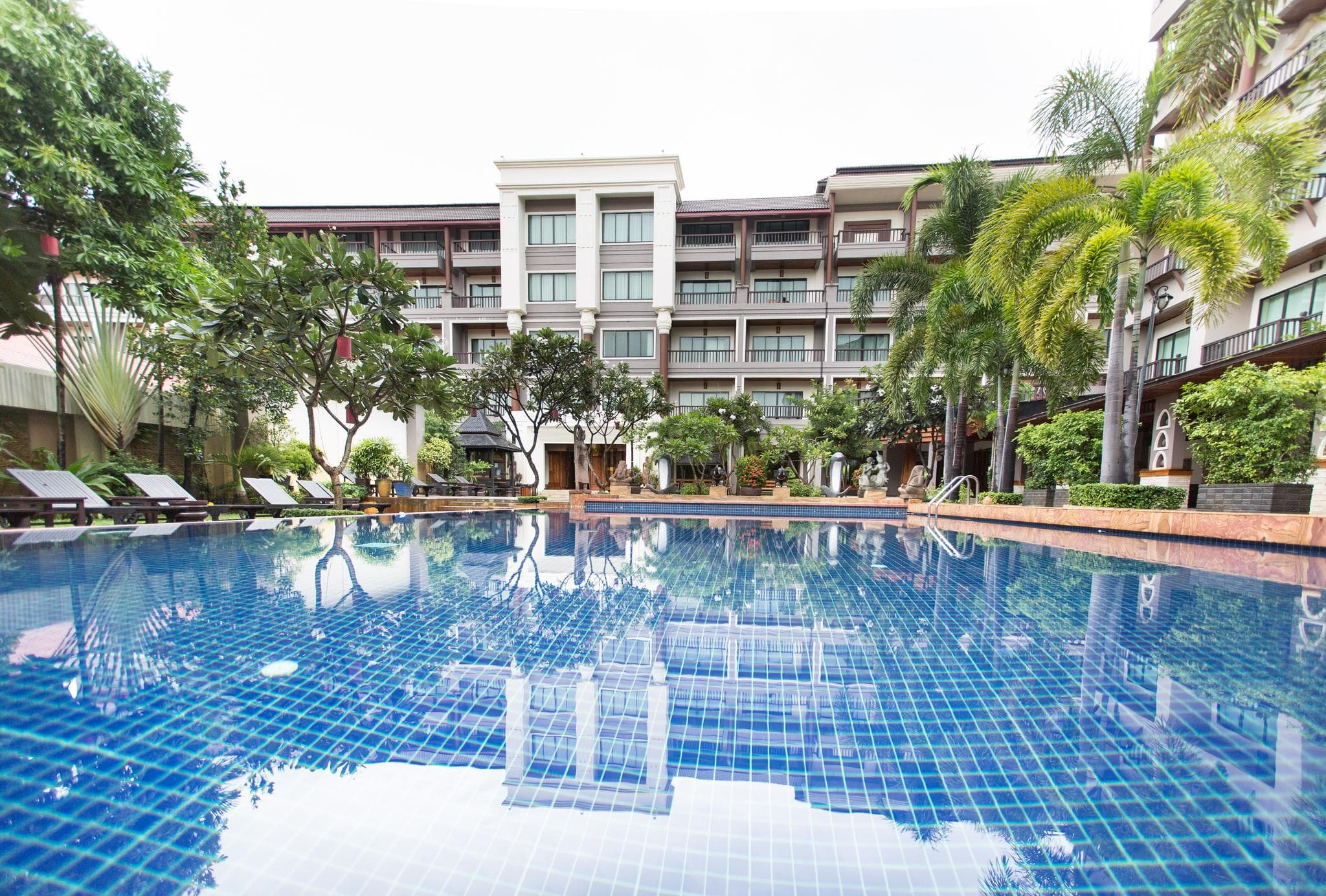 ROYAL EMPIRE HOTEL