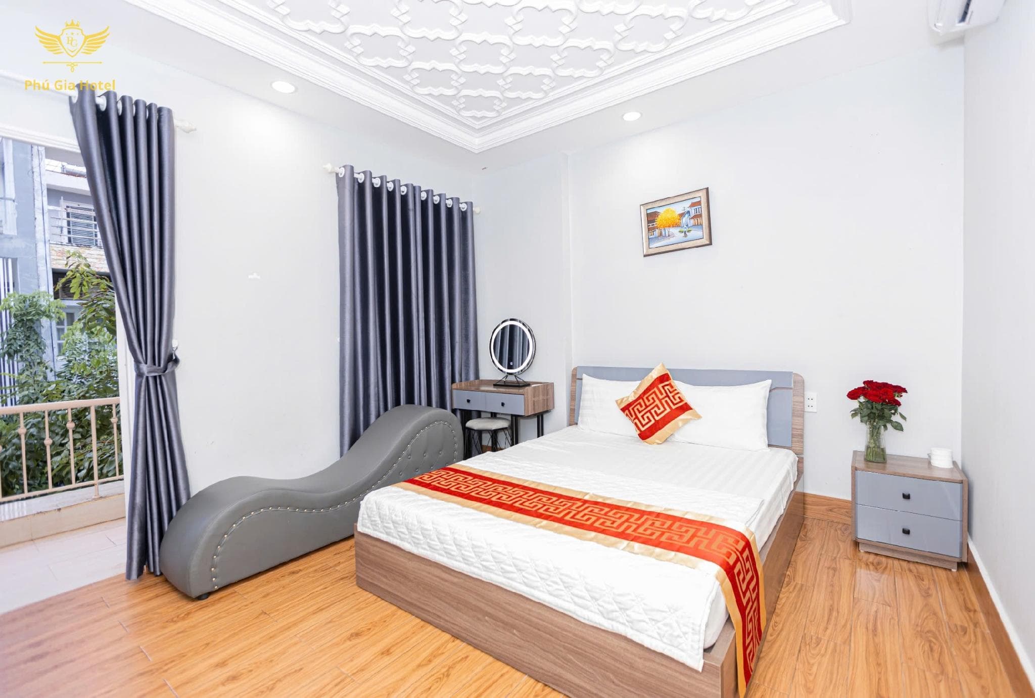 Phú Gia Hotel