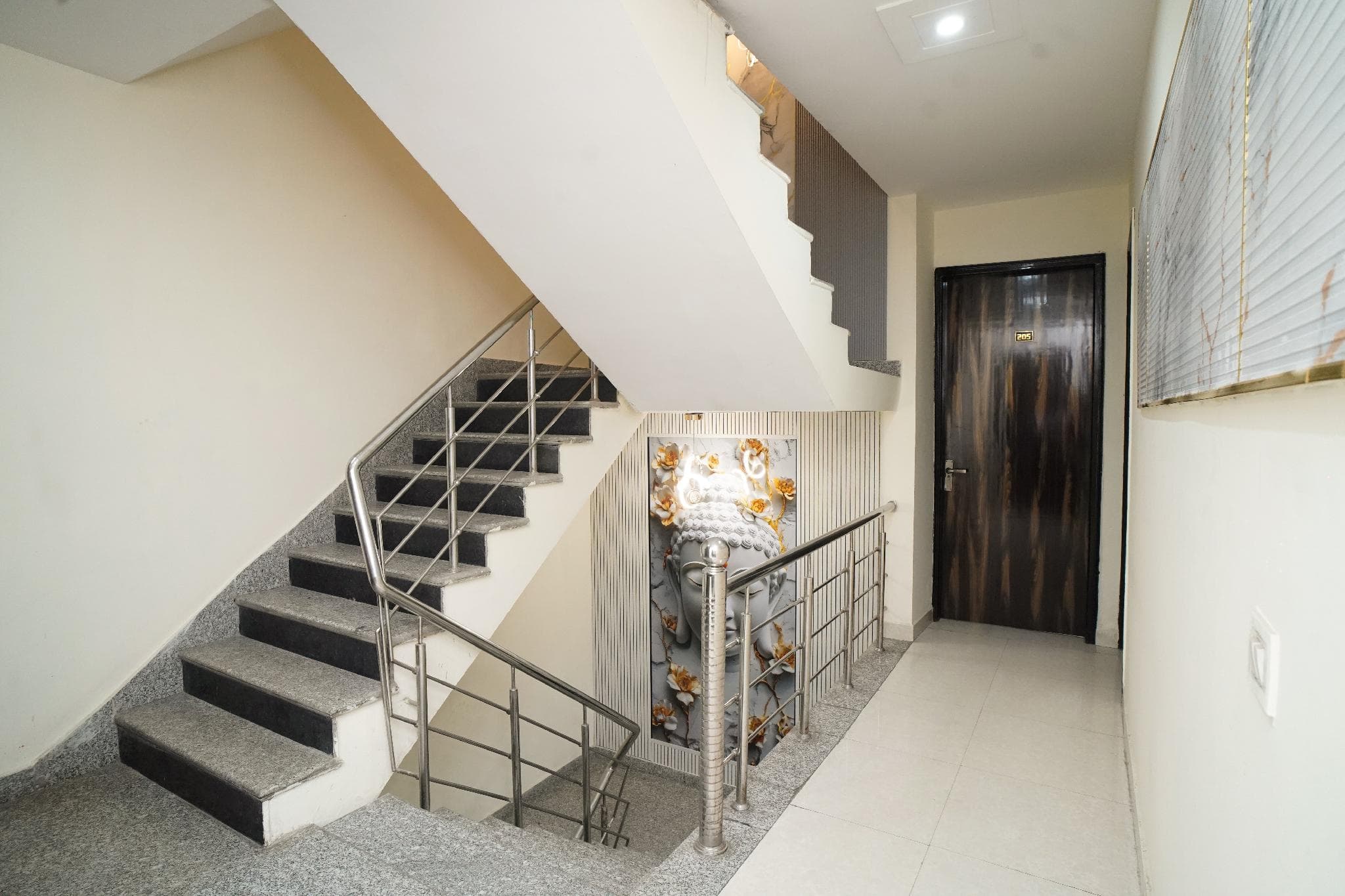 Hotel Aerosky Prime Dwarka photo 3