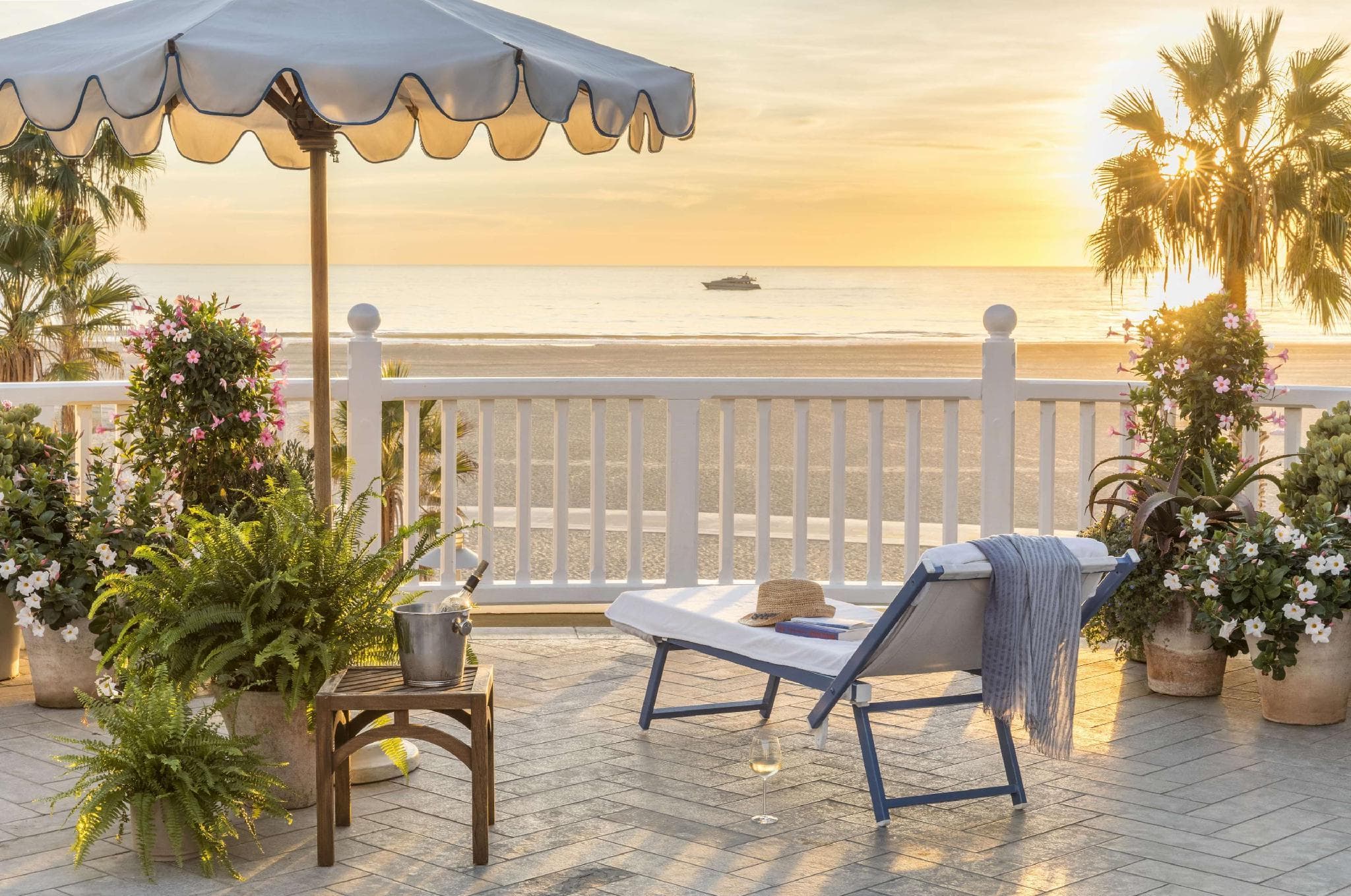 Shutters On The Beach photo 4