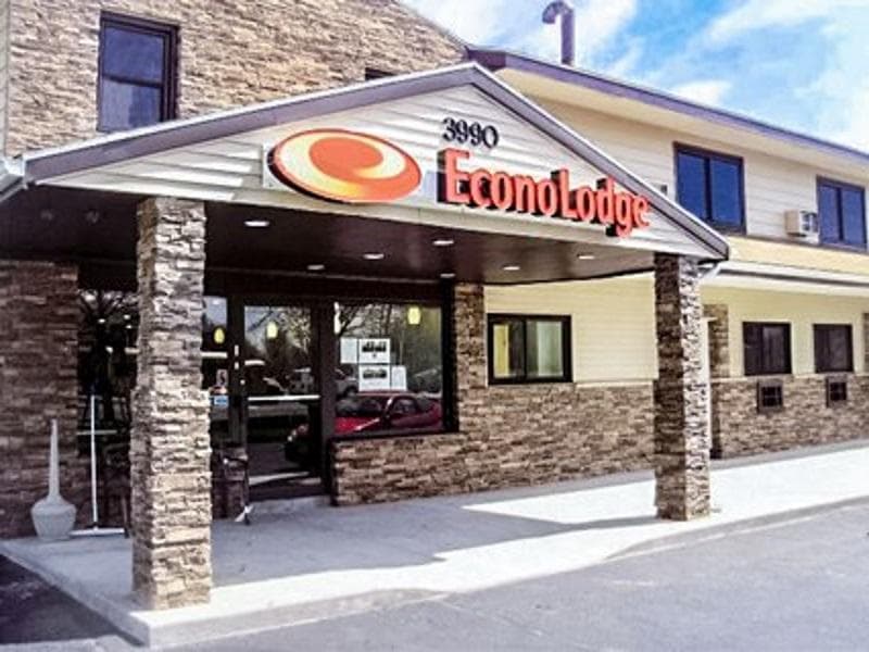Econo Lodge Rochester I-90 & I-390 photo 2