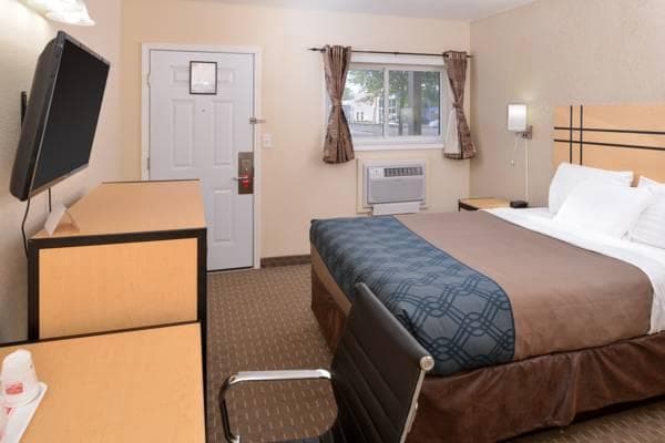 Econo Lodge Rochester I-90 & I-390 photo 5