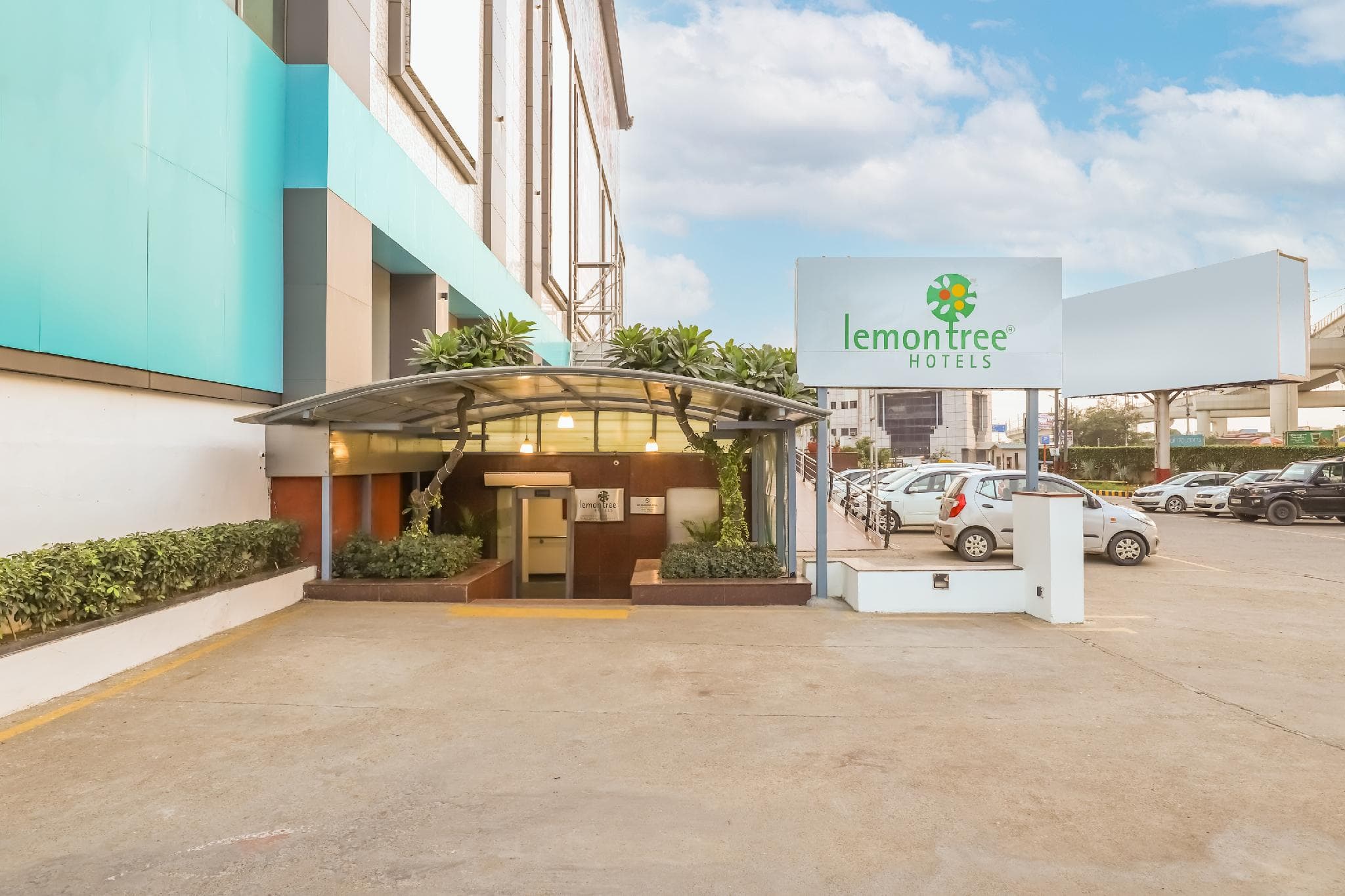 Lemon Tree Hotel East Delhi Mall photo 4