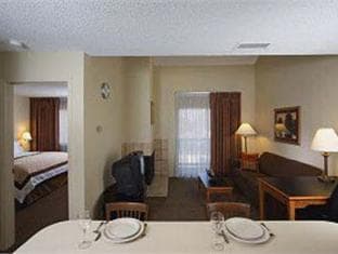 Value Suites Extended Stay - Arlington photo 4