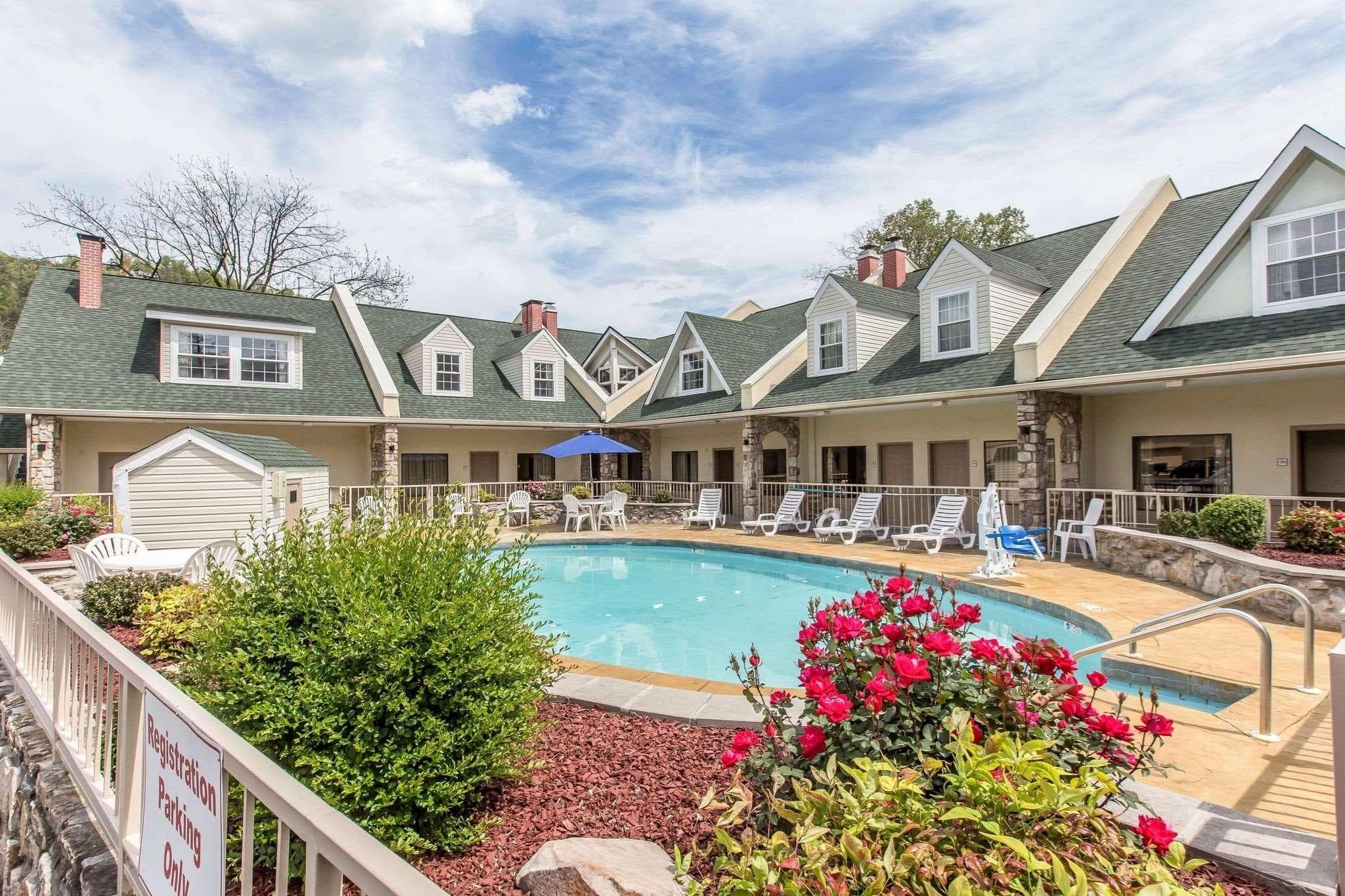 Econo Lodge Inn & Suites Gatlinburg at the Convention Center