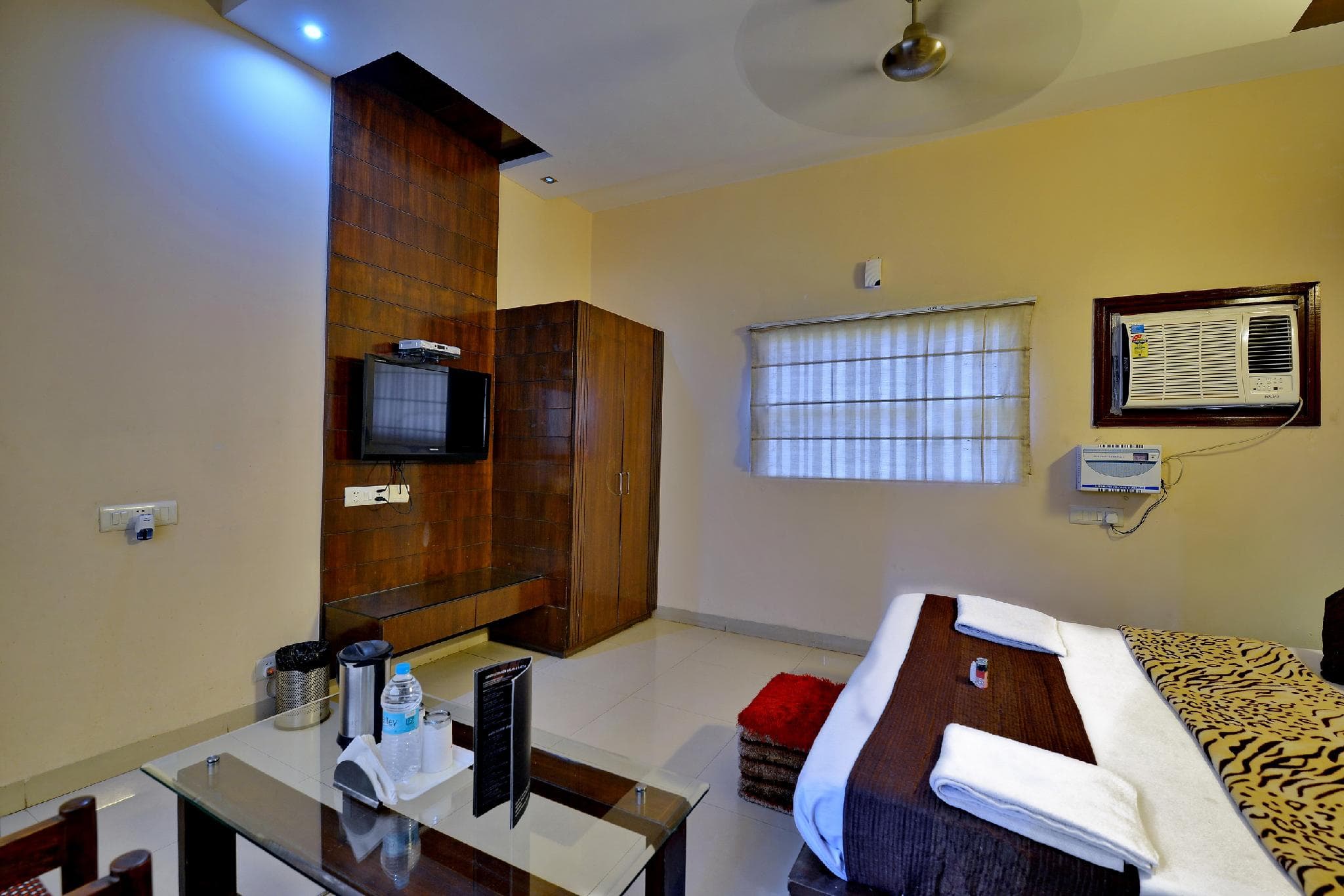 Hotel Maharani Regency, Zirakpur photo 2