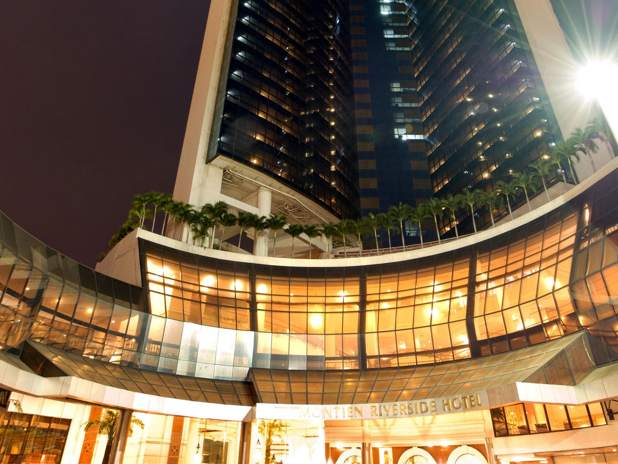 Montien Riverside Hotel Bangkok photo 4