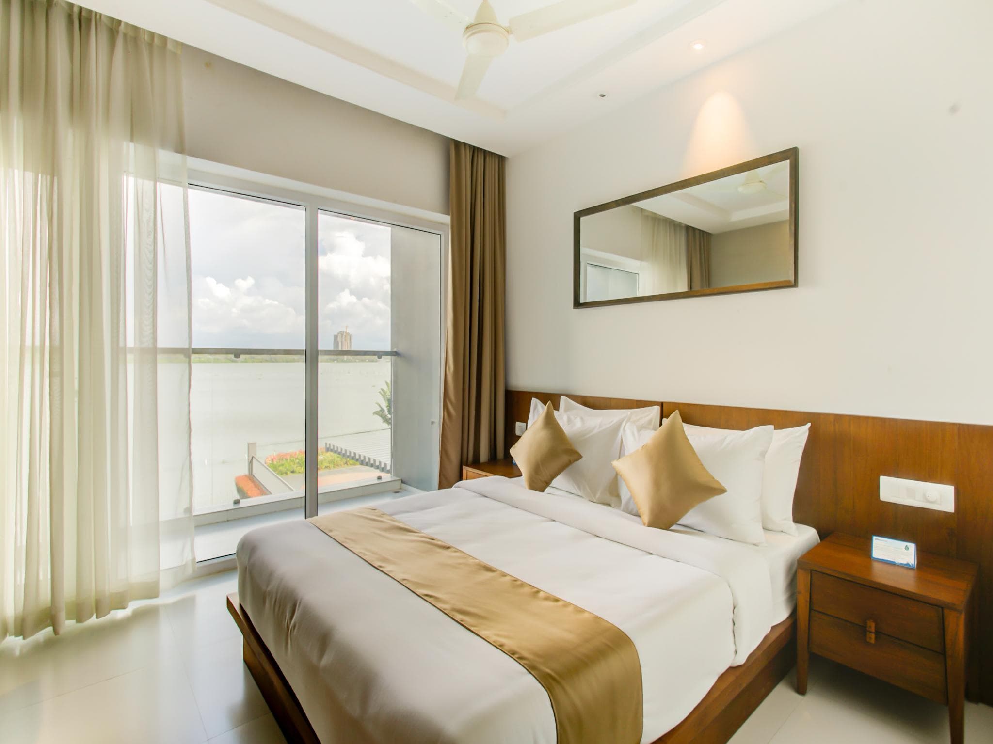 Kent Baywatch Suites photo 2
