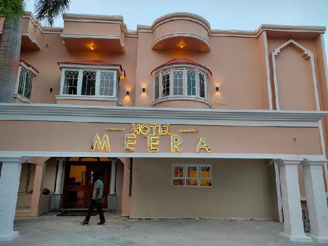 Hotel Meera photo 2