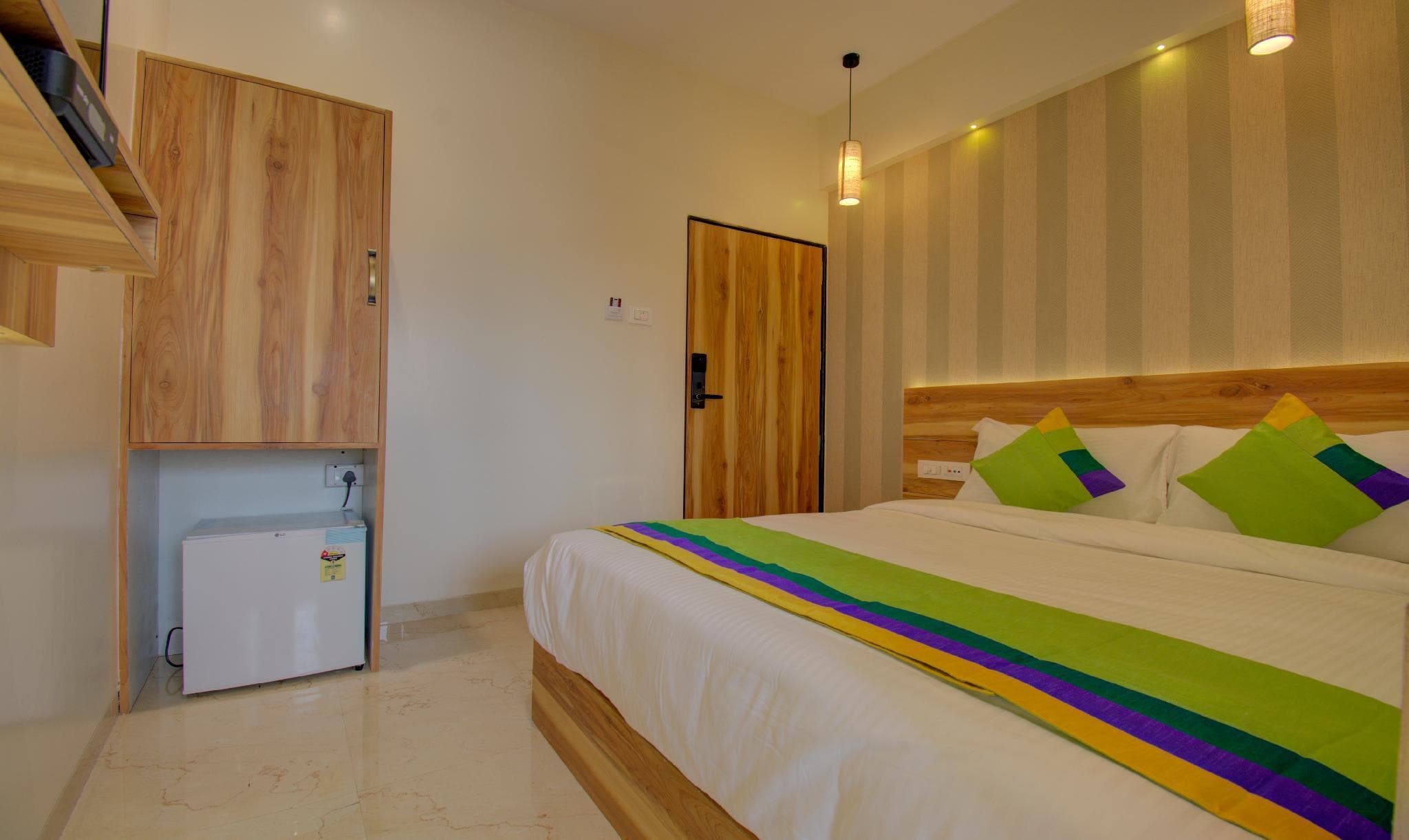 Hotel Amisha International photo 5