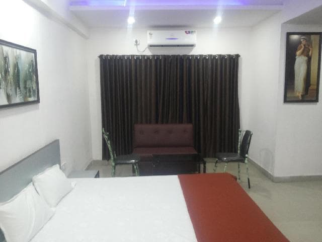Hotel Galaxys Vaibhav photo 2