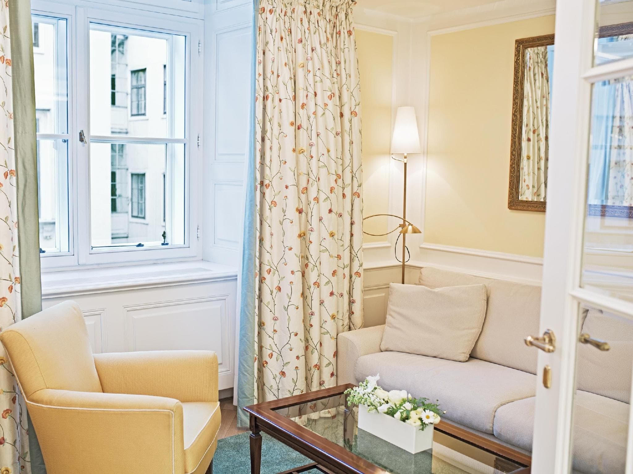 Palais Coburg Hotel Residence photo 2
