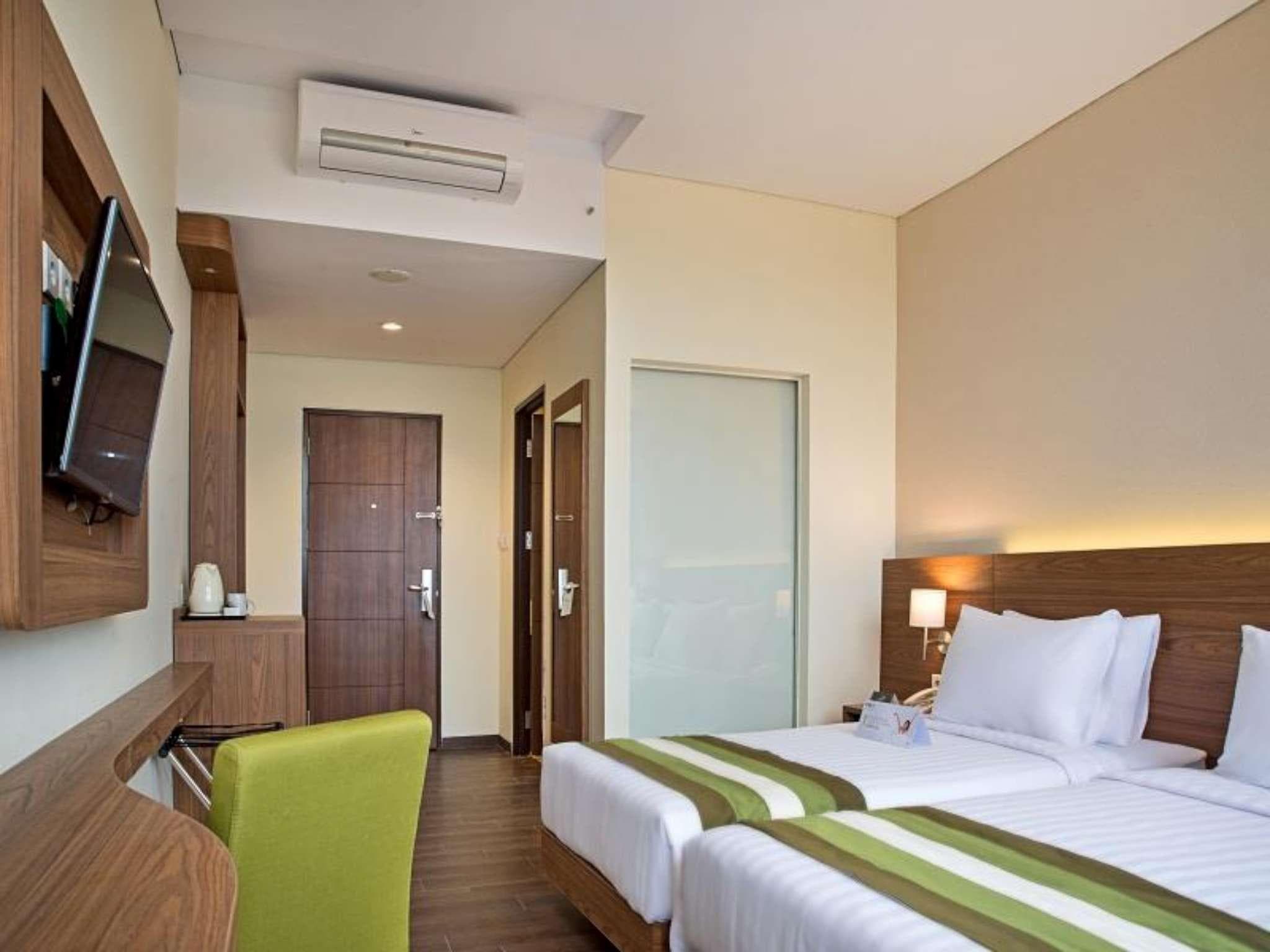 Grand Whiz Poins Simatupang Jakarta photo 2