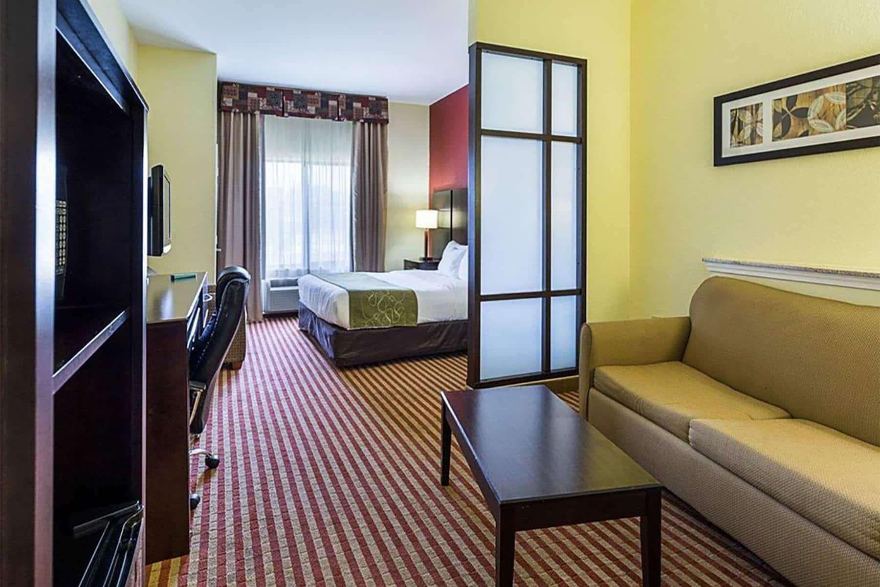 Days Inn & Suites by Wyndham Houston / West Energy Corridor photo 2