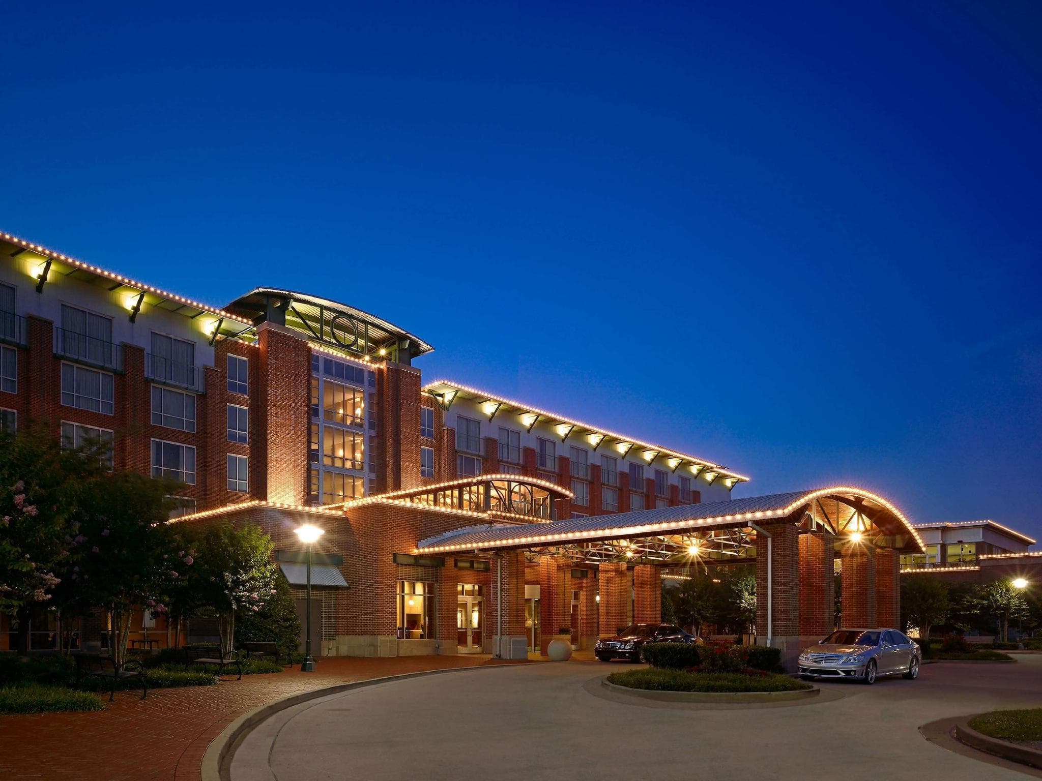 The Chattanoogan Hotel, Curio Collection by Hilton photo 3