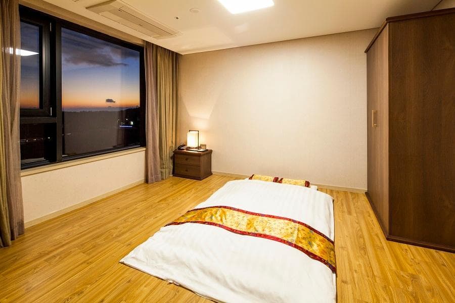 Hotel Theborn Jeju photo 2