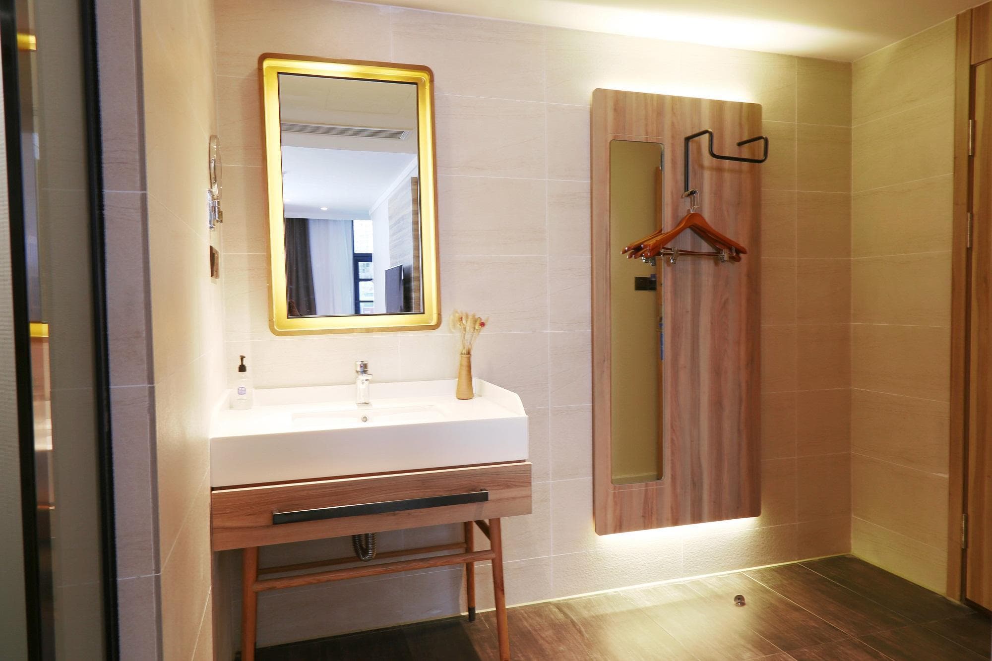 Hanting Premium Hotel Ningbo Tianyi Square photo 5