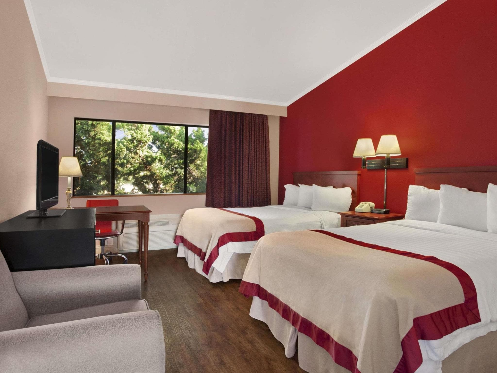 Ramada by Wyndham Torrance photo 3