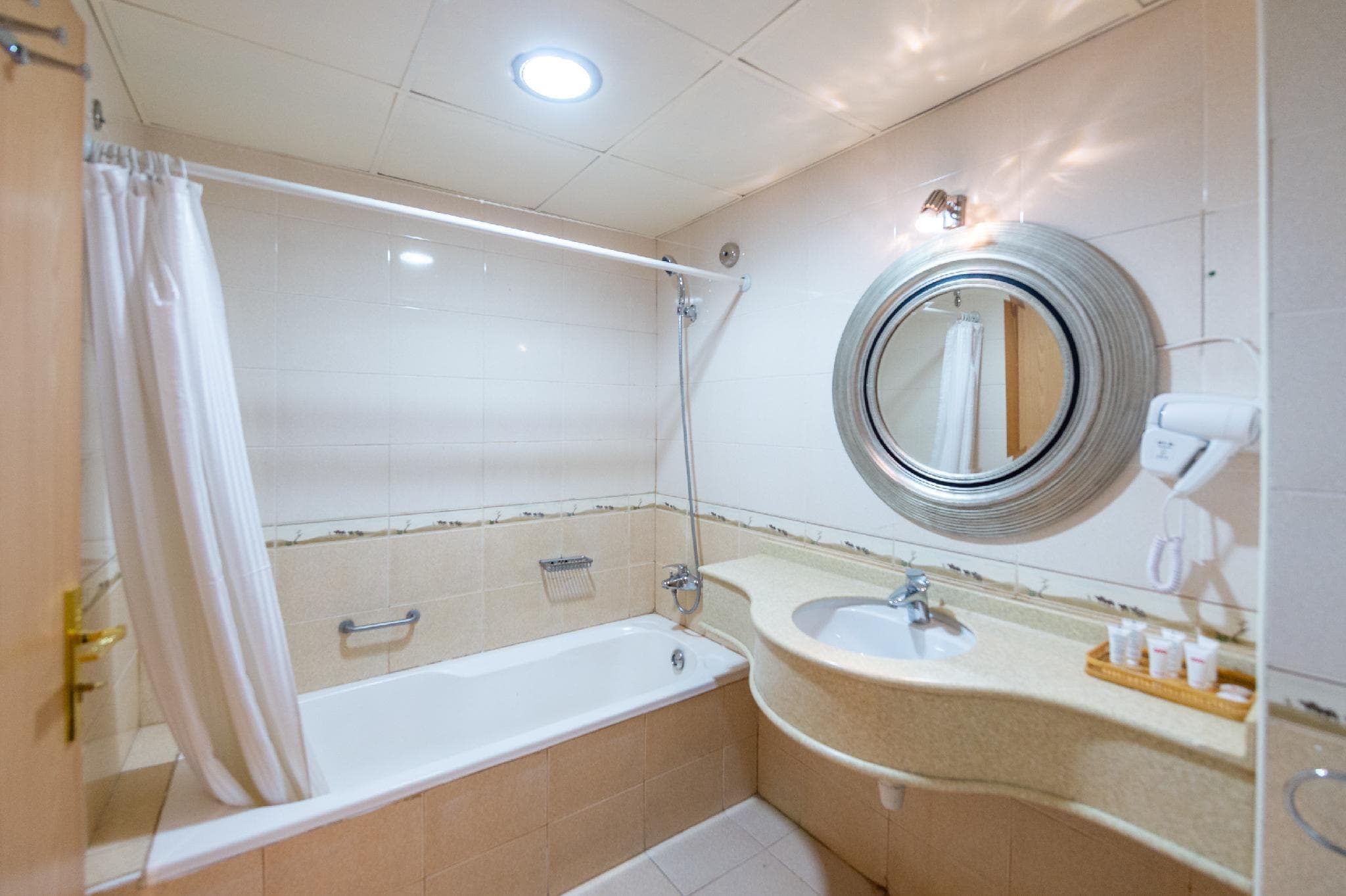 Crystal Plaza Hotel photo 2