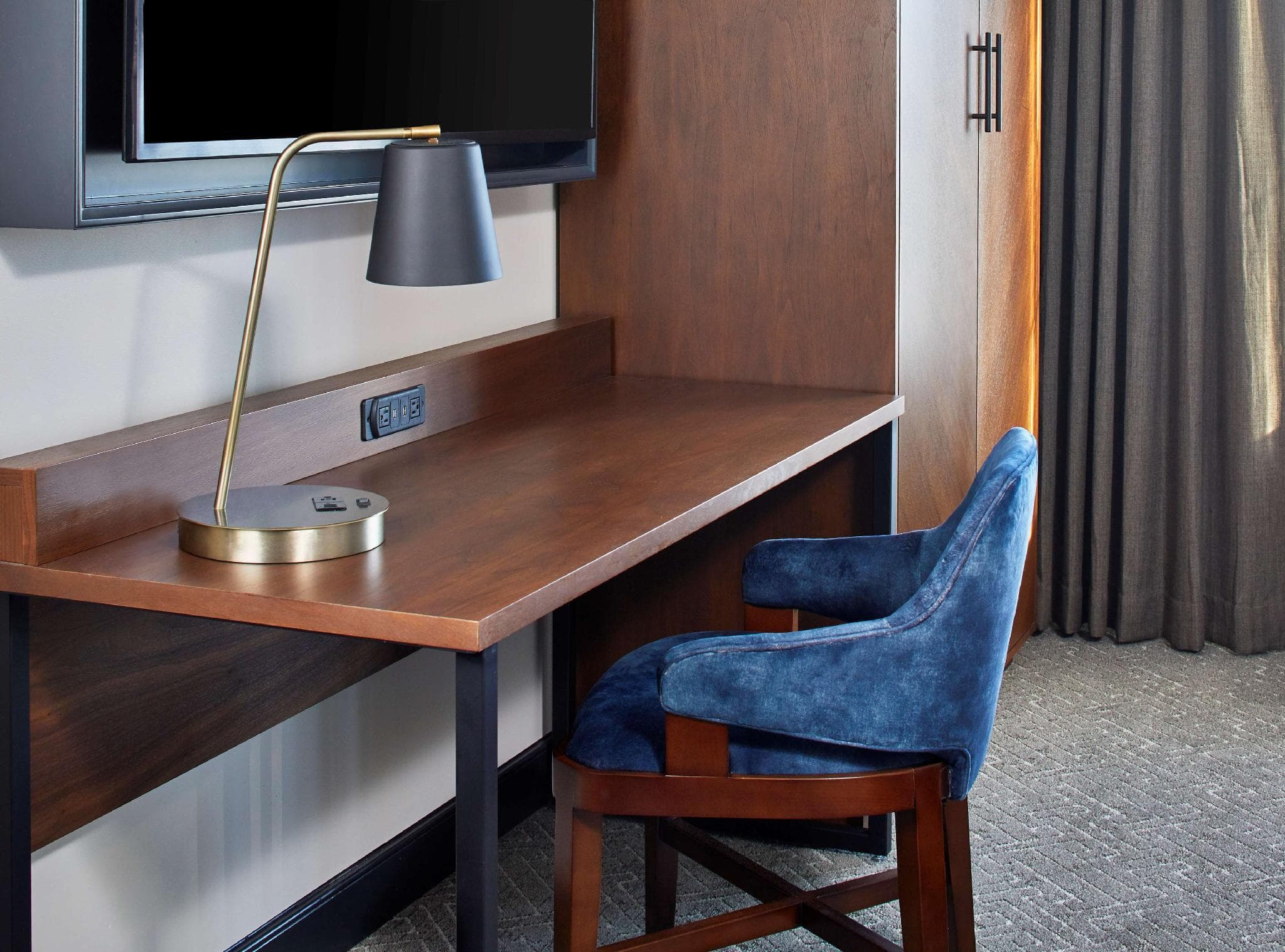 Cumberland House Knoxville Tapestry Collection by Hilton photo 2