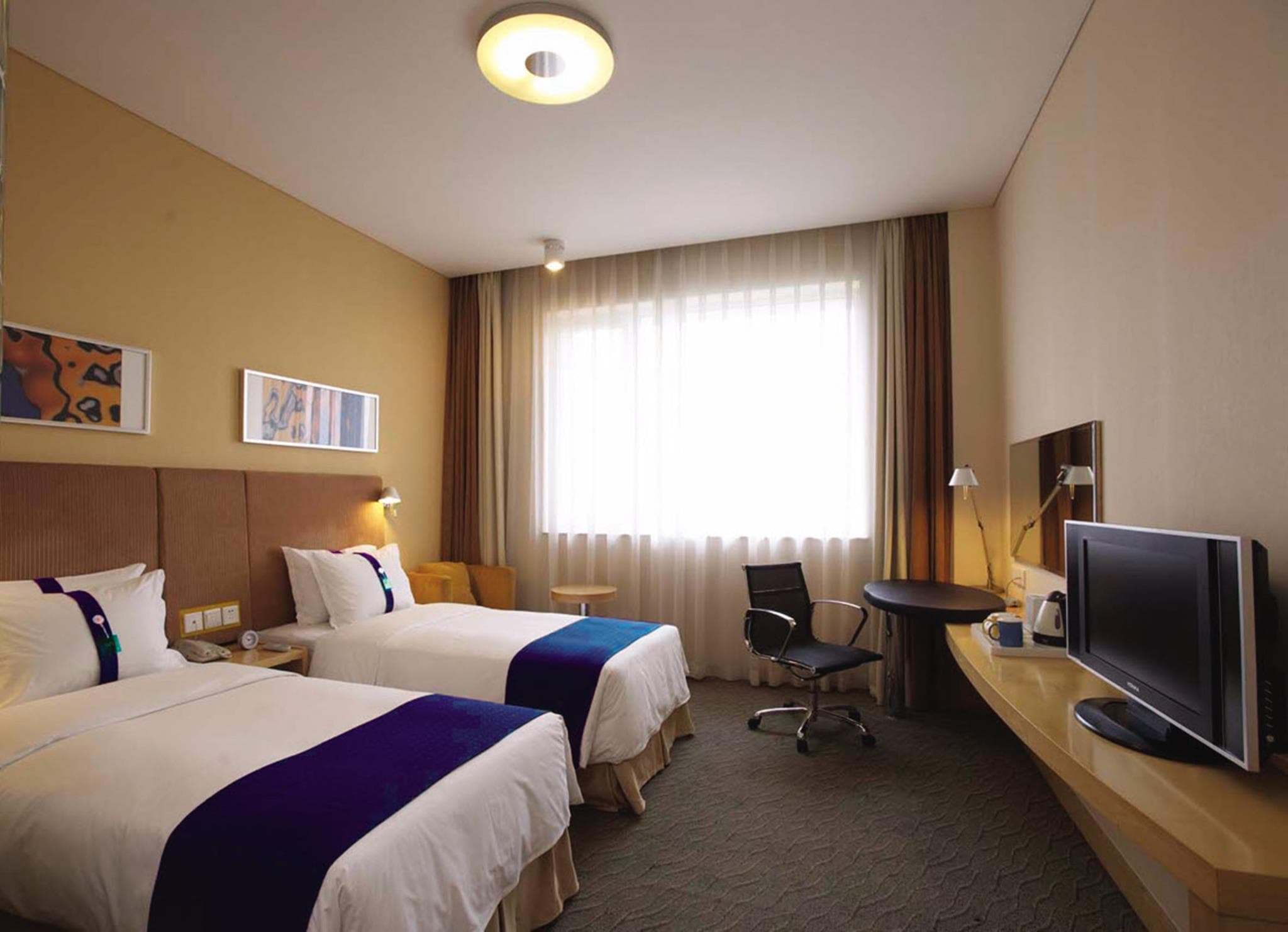 Holiday Inn Express Tangshan Downtown By IHG photo 2
