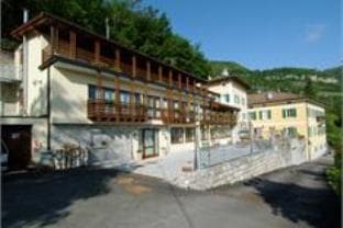 Hotel al Dos - Breakfast & Private SPA