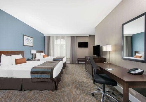 Super 8 by Wyndham Phoenix West photo 2