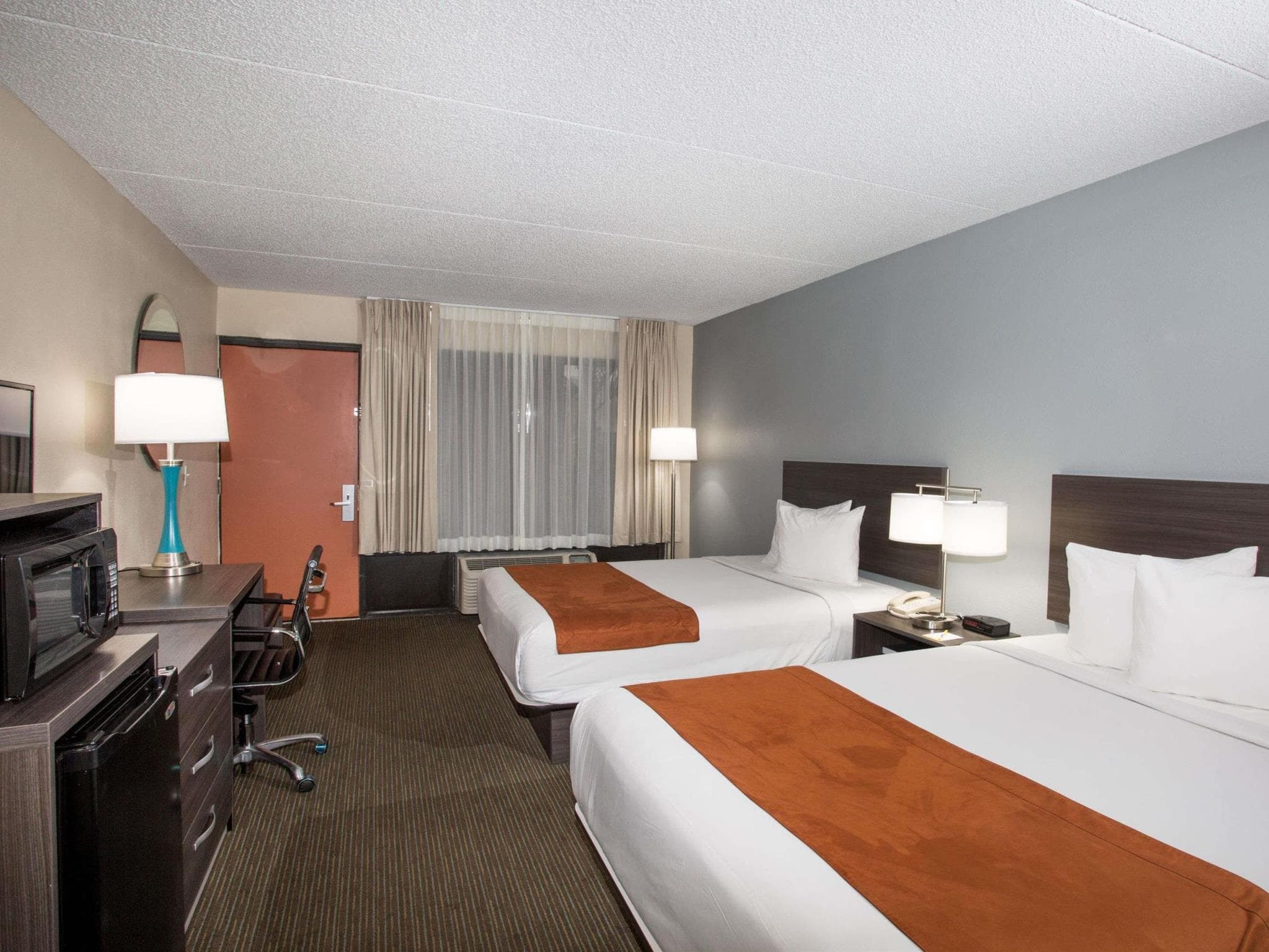 Days Inn & Suites by Wyndham Orlando Airport photo 2