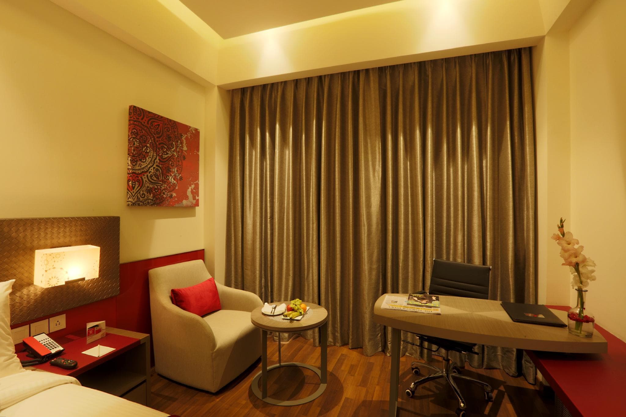 Ramada by Wyndham Lucknow Hotel and Convention Center photo 2