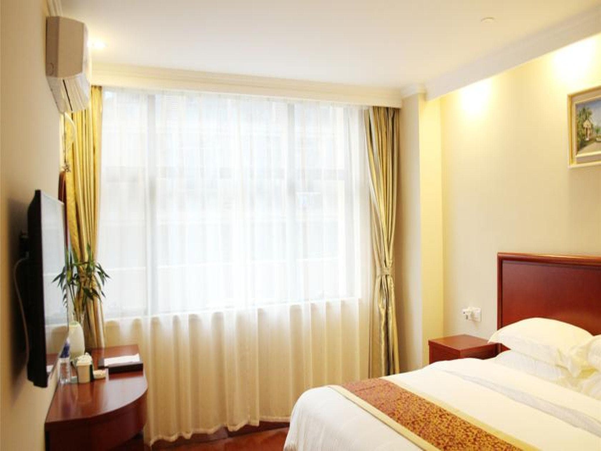 GreenTree Inn Bole Wanxianghui Express Hotel