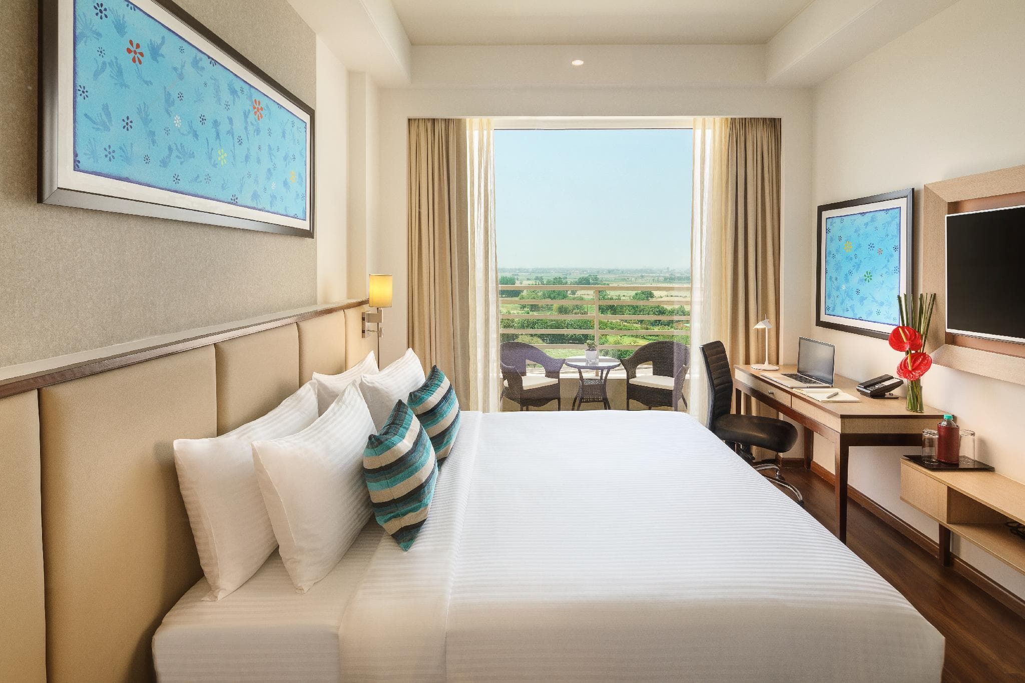 Sandal Suites Op. By Lemon Tree Hotels photo 2