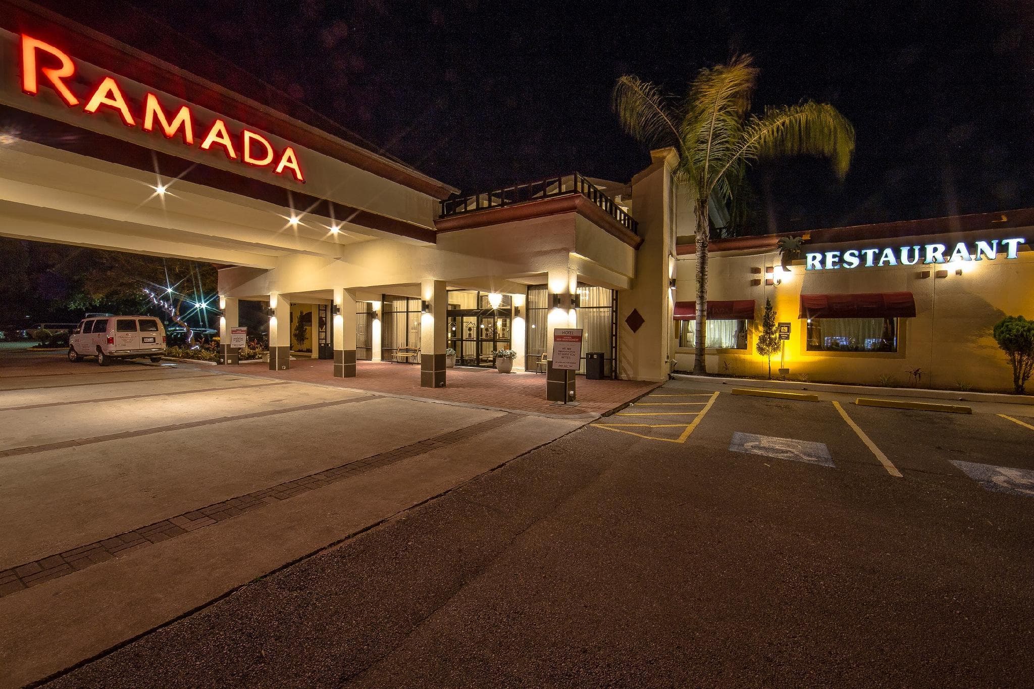 Ramada by Wyndham Houston Intercontinental Airport East photo 5