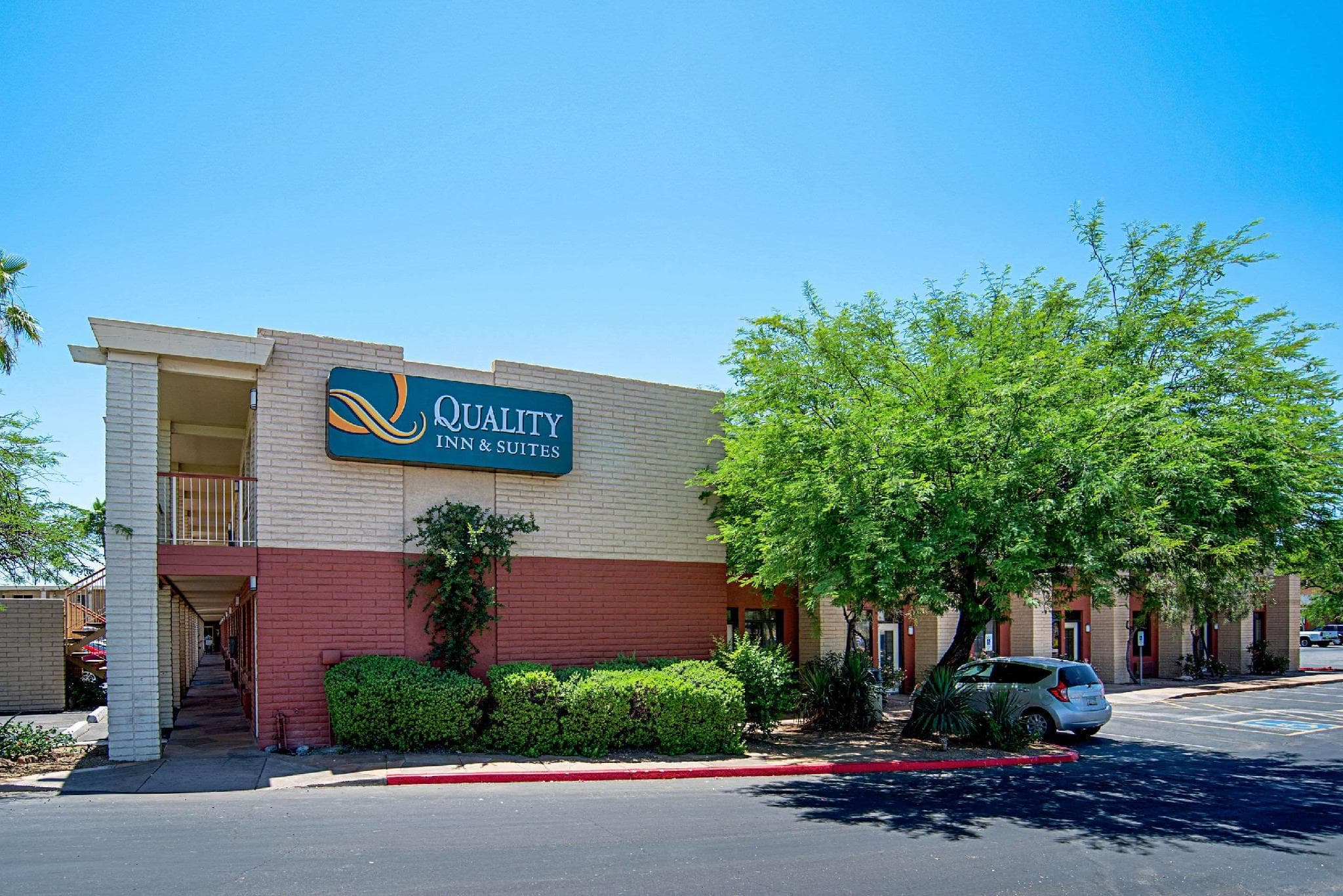 Quality Inn & Suites Phoenix NW - Sun City photo 3