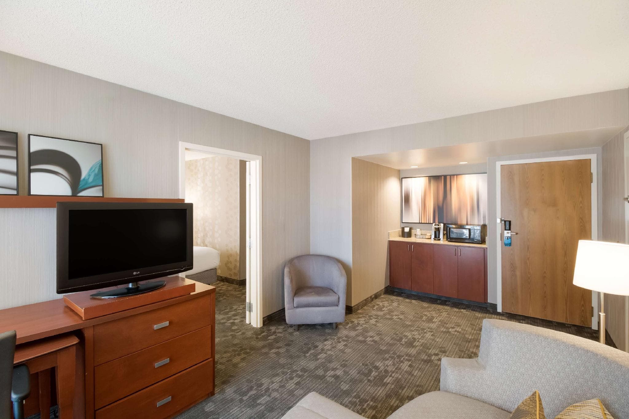 Sonesta Select Huntington Beach Fountain Valley photo 2