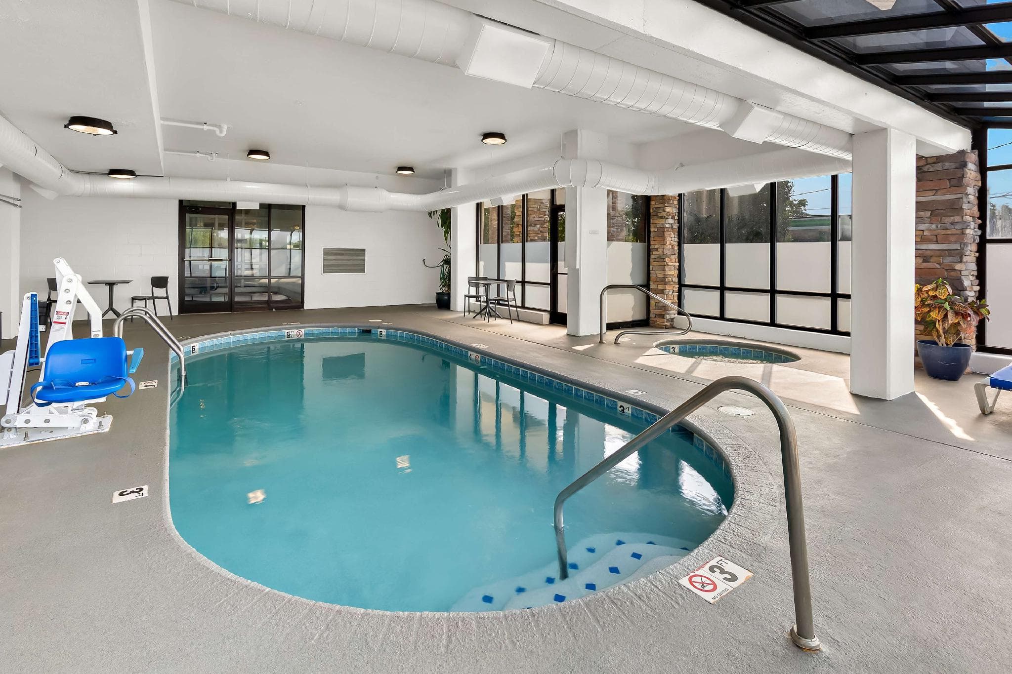 Best Western Knoxville Suites - Downtown photo 5
