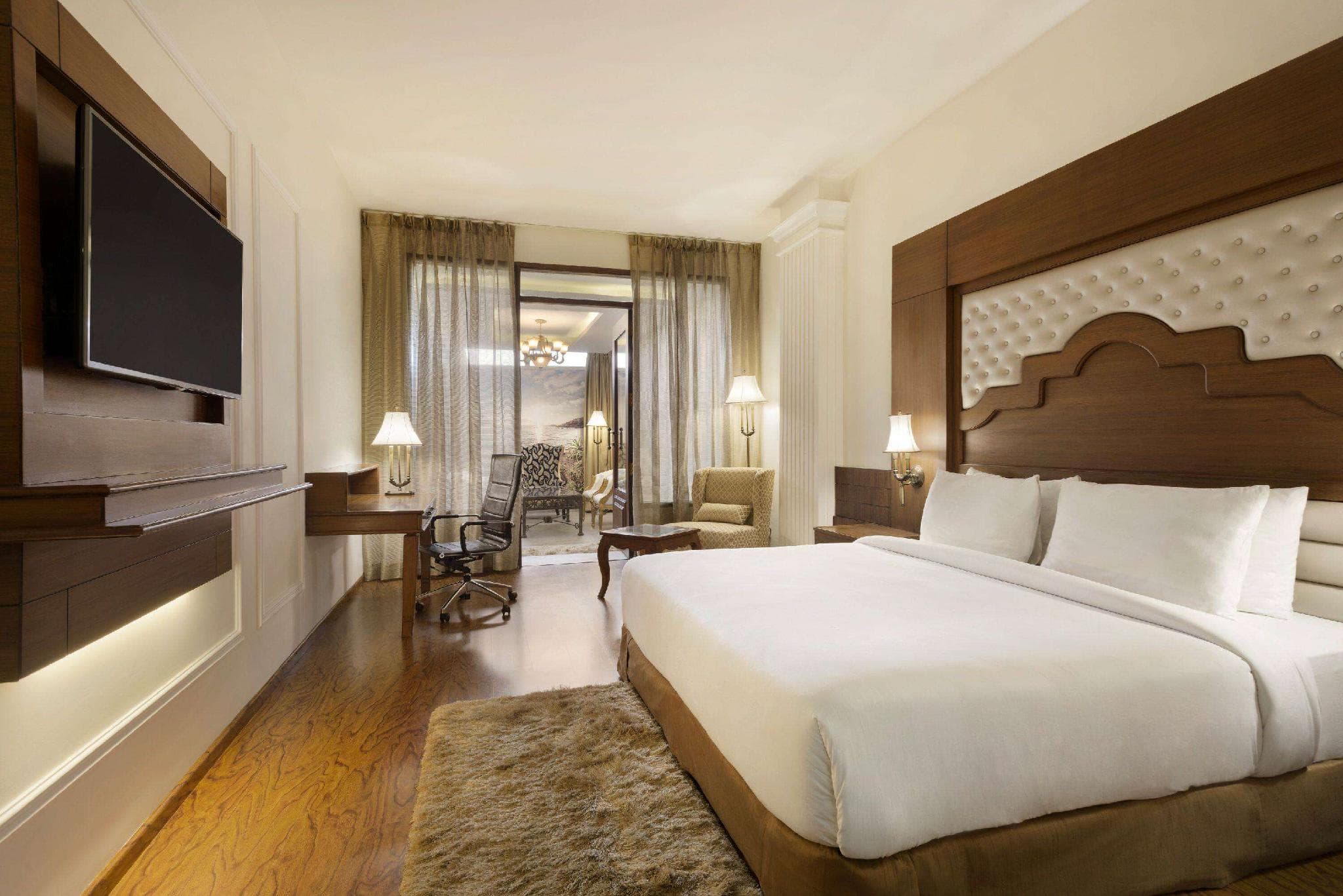 Ramada Plaza by Wyndham Chandigarh Zirakpur photo 2